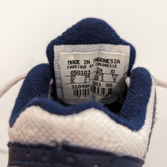 Nike size 3 - Picture 9 of 9